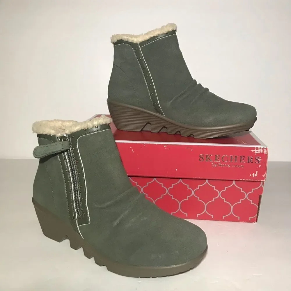 Skechers Jumper Studded Sherpa Trim Bootie